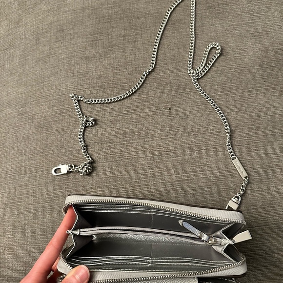 Michael Kors convertable clutch crossbody bag - Picture 3 of 5